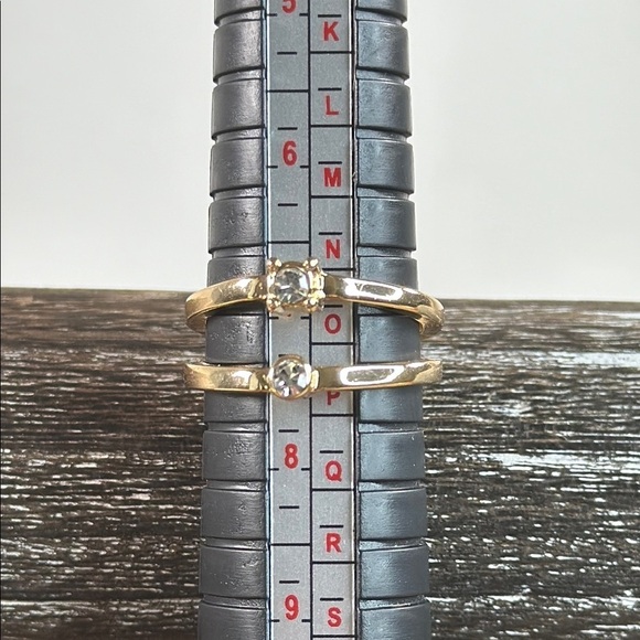 Elegant Gold and Brilliants Women's Ring - Picture 4 of 7